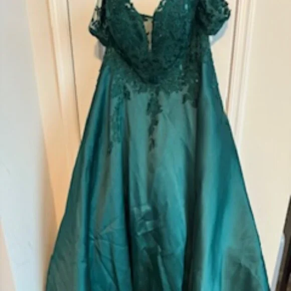 Alyce Paris | Dresses | Alyce Paris Green Ballgown Off The Shouldersize 2 | Poshmark Alyce Paris | Dresses | Alyce Paris Green Ballgown Off The Shouldersize 2 | Poshmark